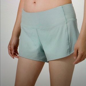 Lululemon Speed Up Shorts sz 8 Tall Updated Fit